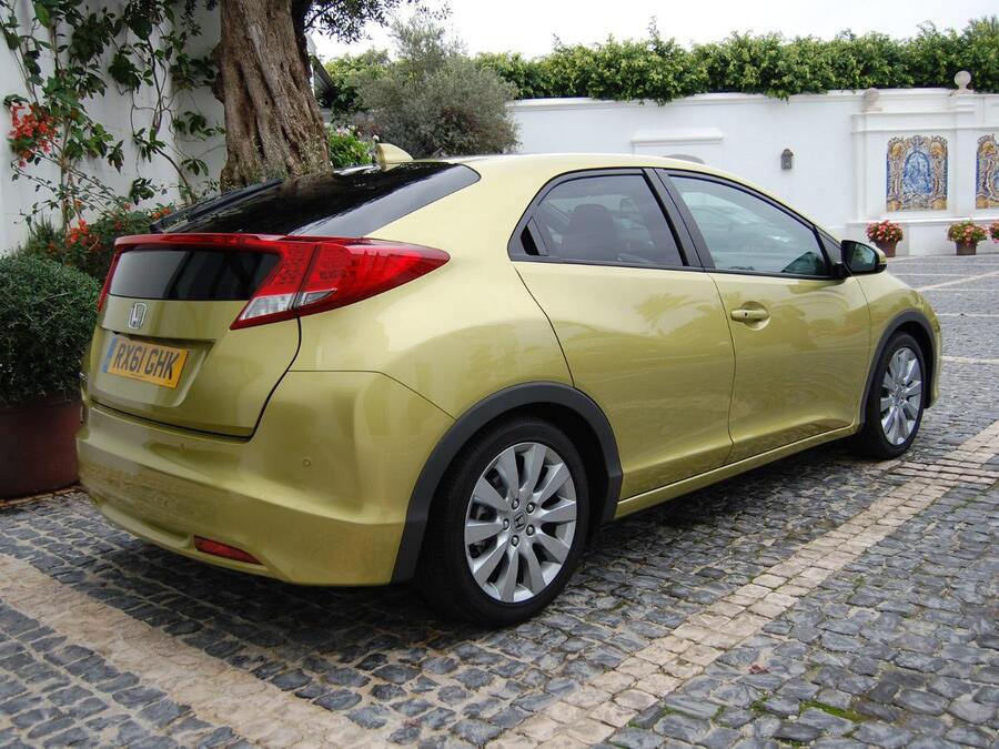 Honda Civic Hatchback (2011 2014) MK 9 review Auto Trader UK