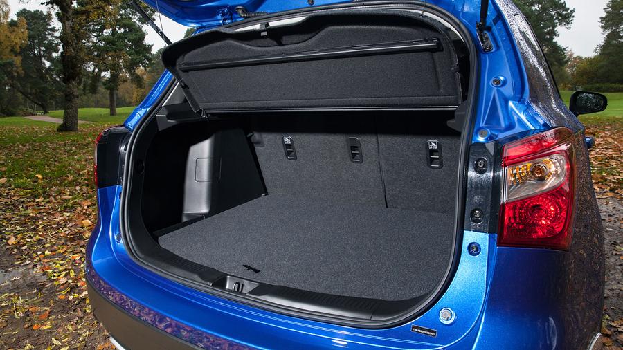 2013 Suzuki SX4 S-Cross boot
