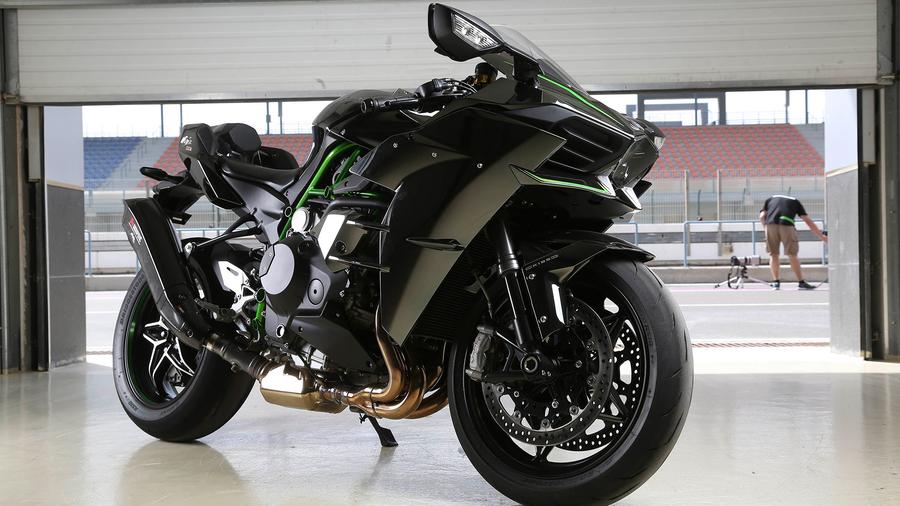 Kawasaki Ninja H2 (2015 - ) expert review
